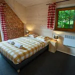 Stary Mlyn Nad Strumieniem Z Mozliwoscia Dostepu Do Sauny, Goracej Beczki, Basenu - Hébergement de vacances *