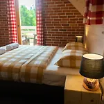 Stary Mlyn Nad Strumieniem Z Mozliwoscia Dostepu Do Sauny, Goracej Beczki, Basenu - Hébergement de vacances