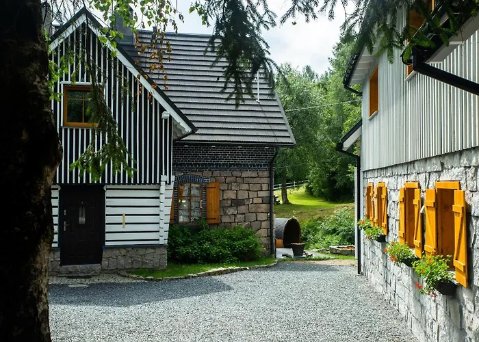 Stary Mlyn Nad Strumieniem Z Mozliwoscia Dostepu Do Sauny, Goracej Beczki, Basenu - Сasa de vacaciones Szklarska Poręba